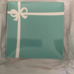 Tiffany & Co. Turquoise Gift Plate with White Ribbon